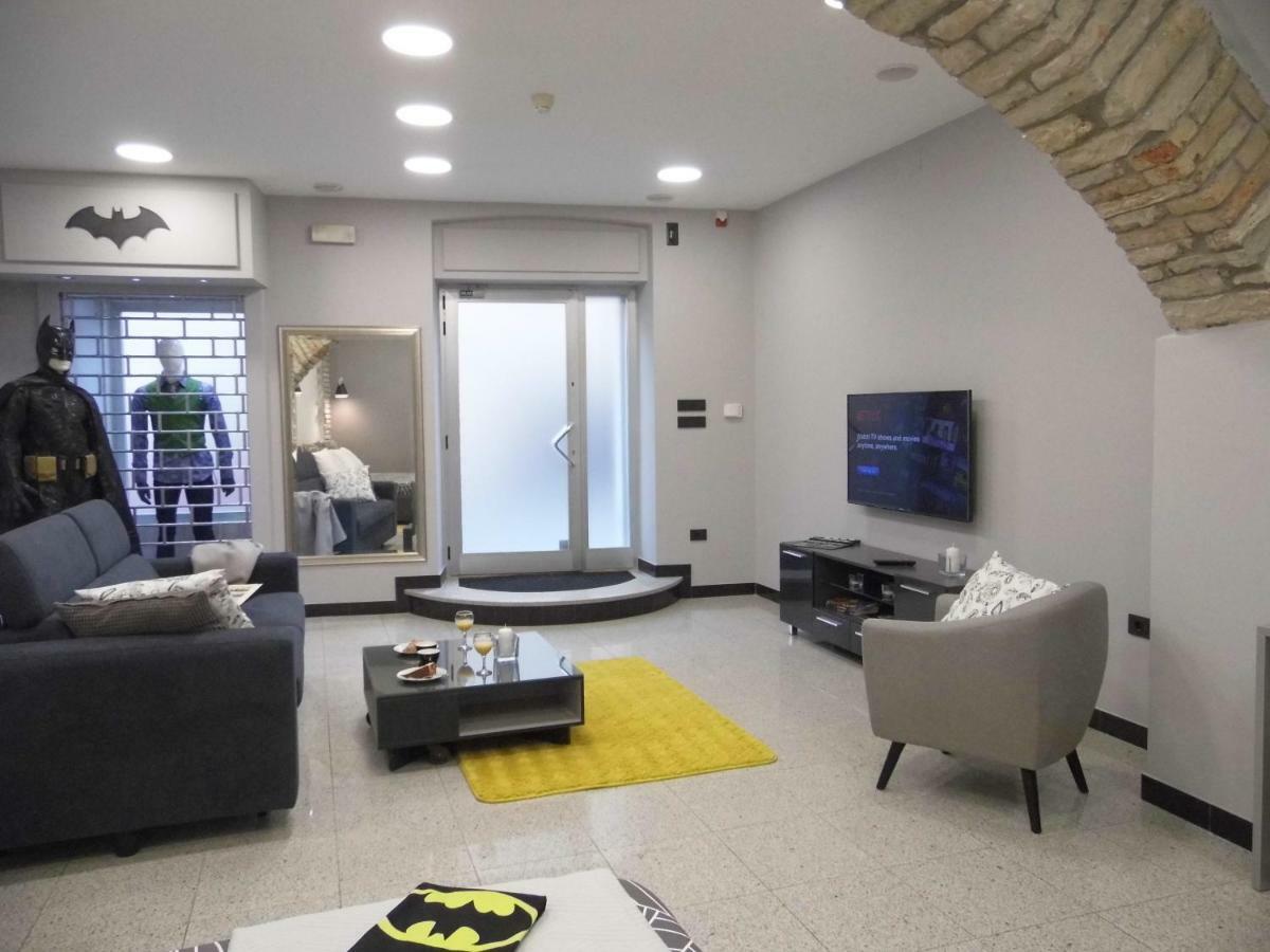 Batcave Pula Exterior foto