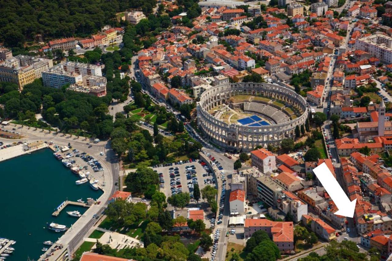 Batcave Pula Exterior foto